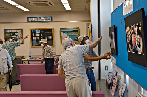 アイキャッチ: 広島銀行西条南支店「笑顔弾ける」写真入替展示中