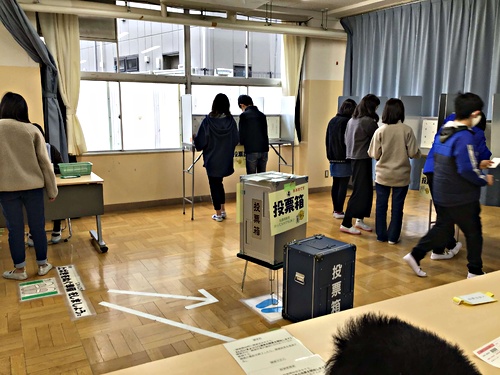 アイキャッチ: Ｒ4.2.14 大井第一小学校で出前模擬選挙