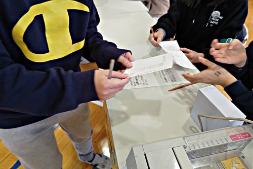 アイキャッチ: R5.2.18 宮前小学校で出前模擬選挙